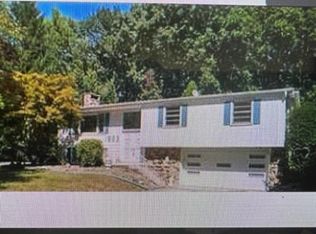 1853 Lawndale Dr, Valparaiso, IN 46383