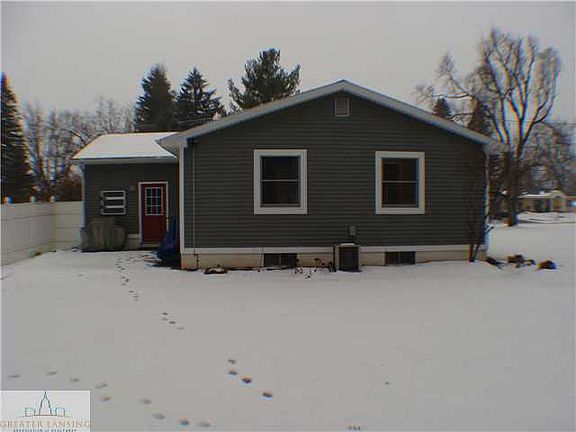 3rd image of 6423 Lake Dr