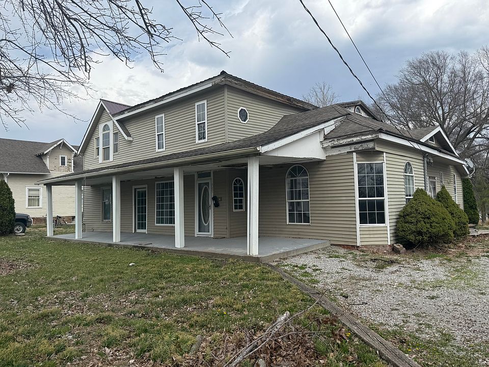 1st image of 705 S Locust St