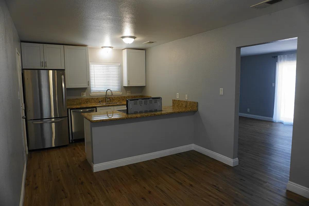 Building Photo - 7400 Alta Dr