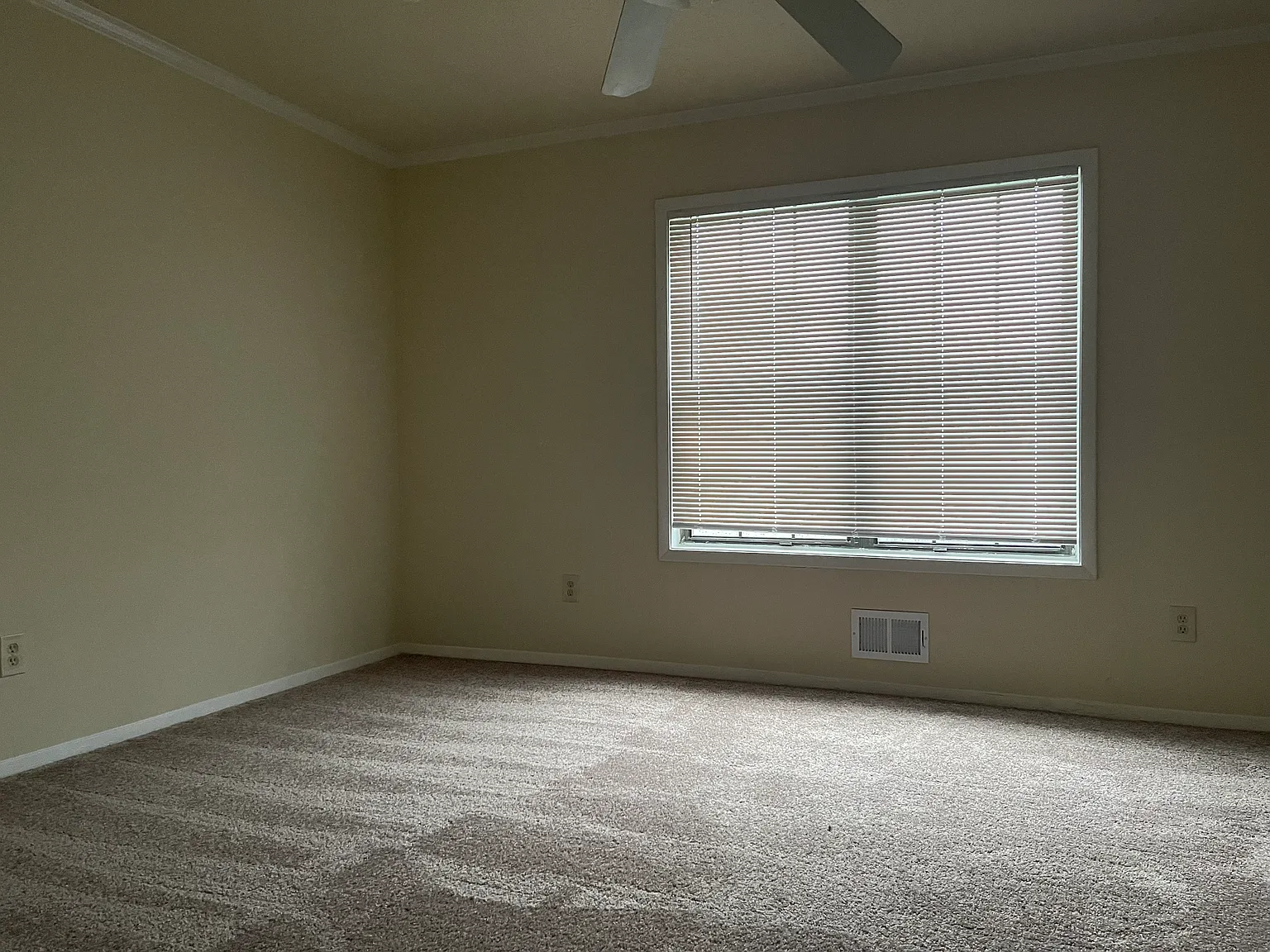 3 bed, 2.5 bath, 1750 sqft, $2,100 — Photo 4