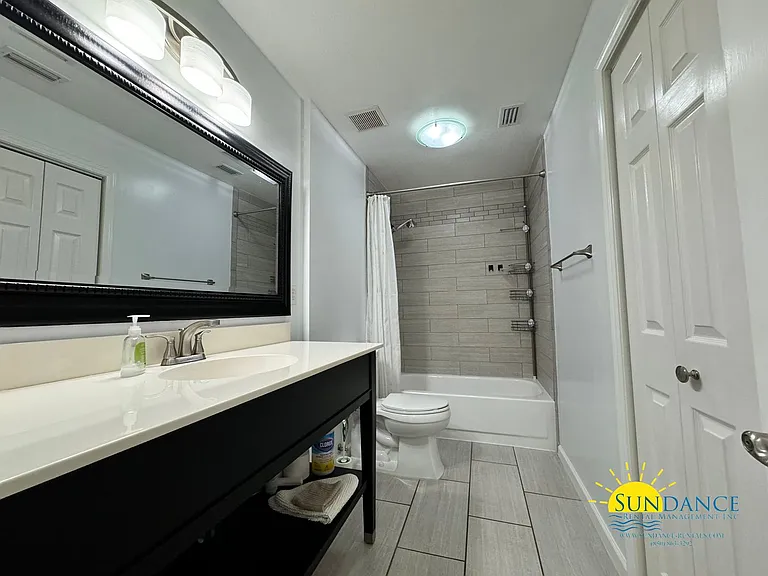 701 Lynn Brk E — Photo 17