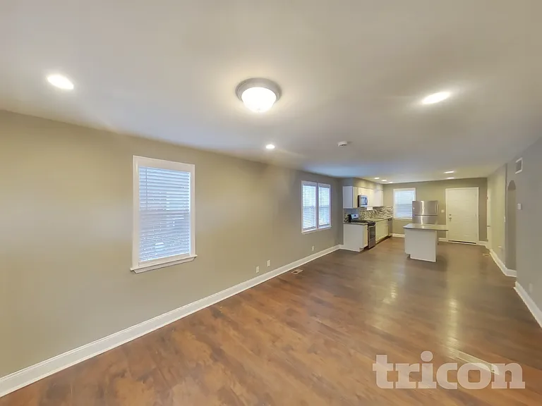 3017 Lavender Ave — Photo 2