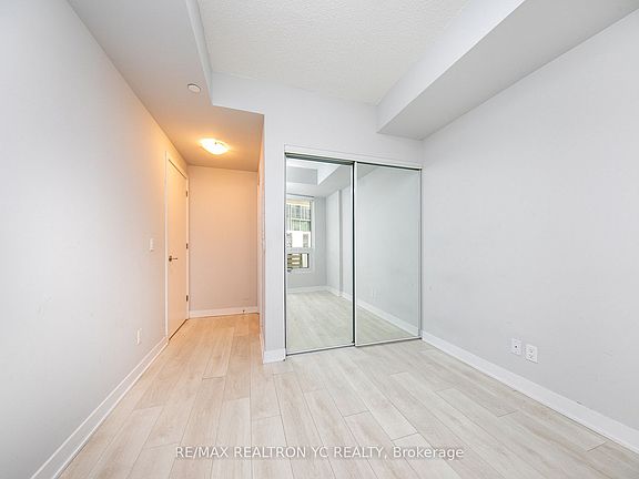 2nd image of 2221 Yonge St #313