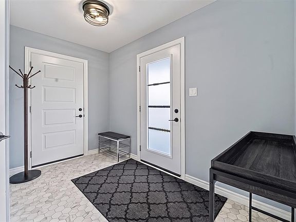 3rd image of 7 Sunset Drive