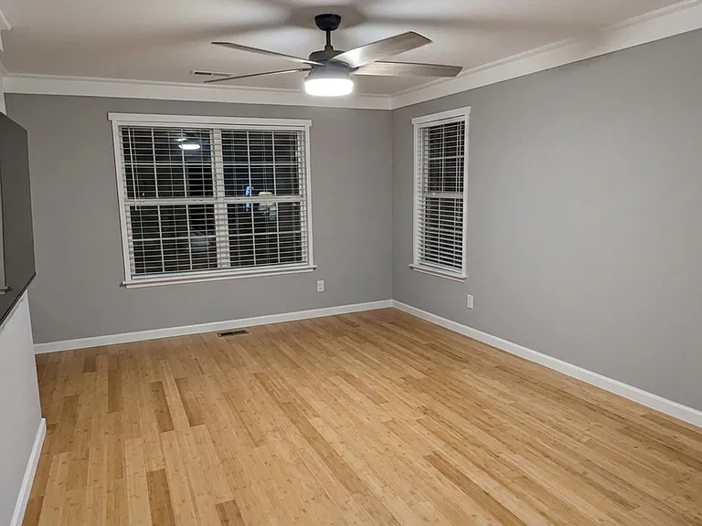 225 Pope Ln — Photo 3