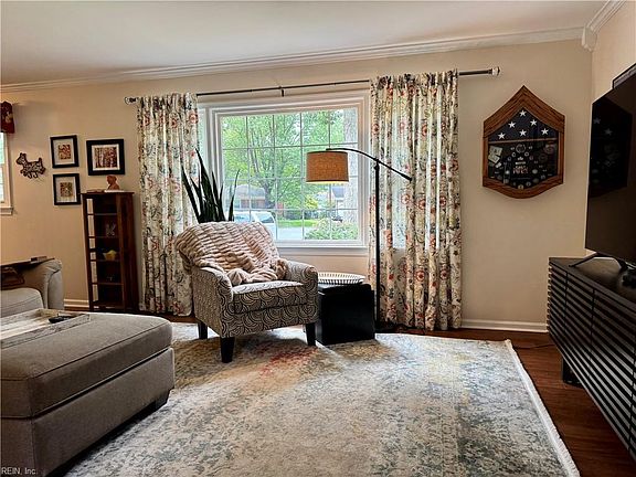 4th image of 203 Manassas Ct