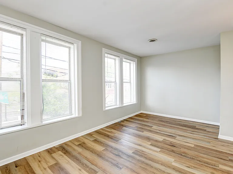 1445 E Main St #A — Photo 23