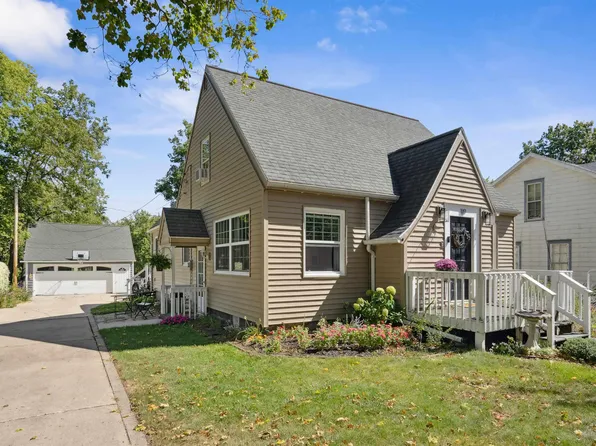 119 E Main St, Shell Rock, IA 50670