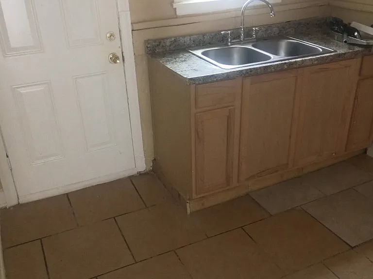 1125 W Lexington Cir — Photo 6