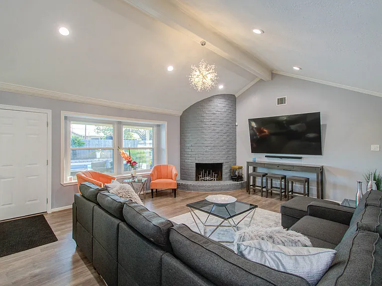 10606 Kirkwren Dr — Photo 8