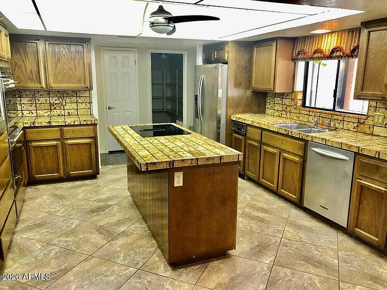 4800 E Mountain View Rd — Photo 8