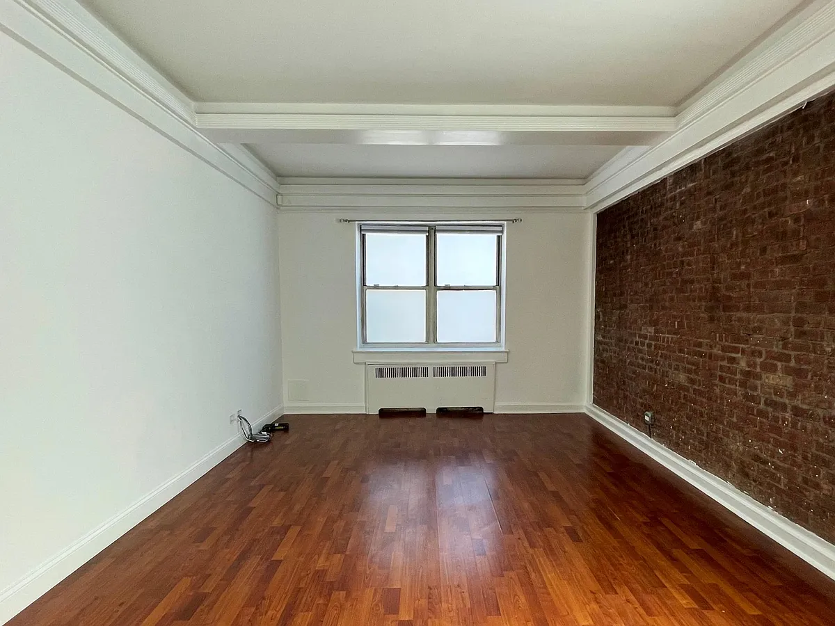 Building Photo - 90 Bryant Ave #TCA