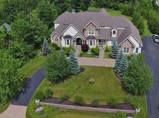 6 E Hills Blvd, Loudonville, NY 12211