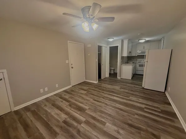 928 E St, 928 E St #2, Lincoln, NE 68508