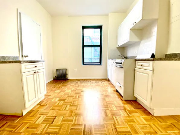 539 East 78th Street image 1 of 10