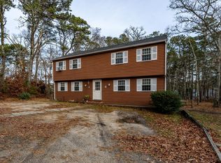 2 Blackberry Ln, Dennis, MA 02638