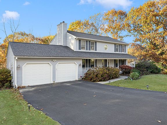 3rd image of 42 Rollingwood Dr