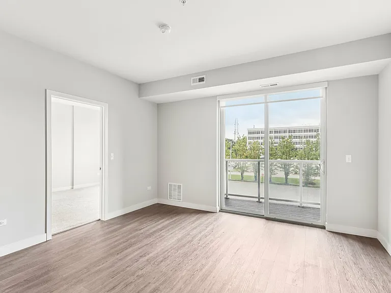 Woodview Apartments — Photo 8
