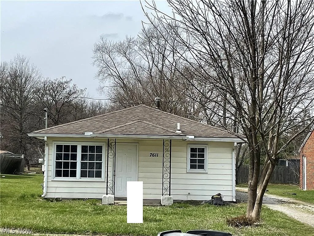 7611 W River Rd S photo 1