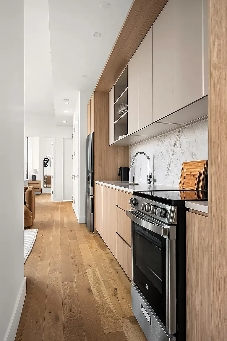 20 Rockwell Place — Photo 3