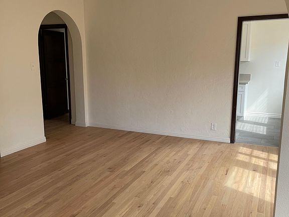 5th image of 336 N Ogden Dr #1/2