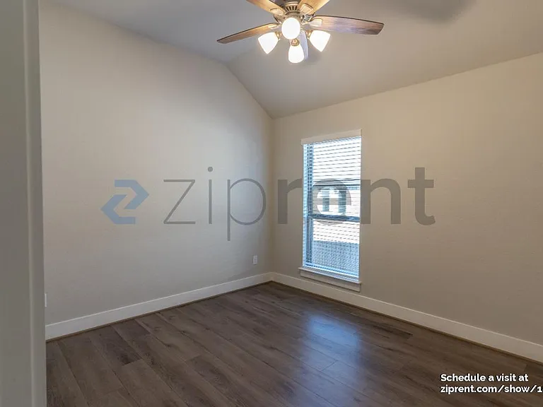 256 Eagle Ford Dr — Photo 13