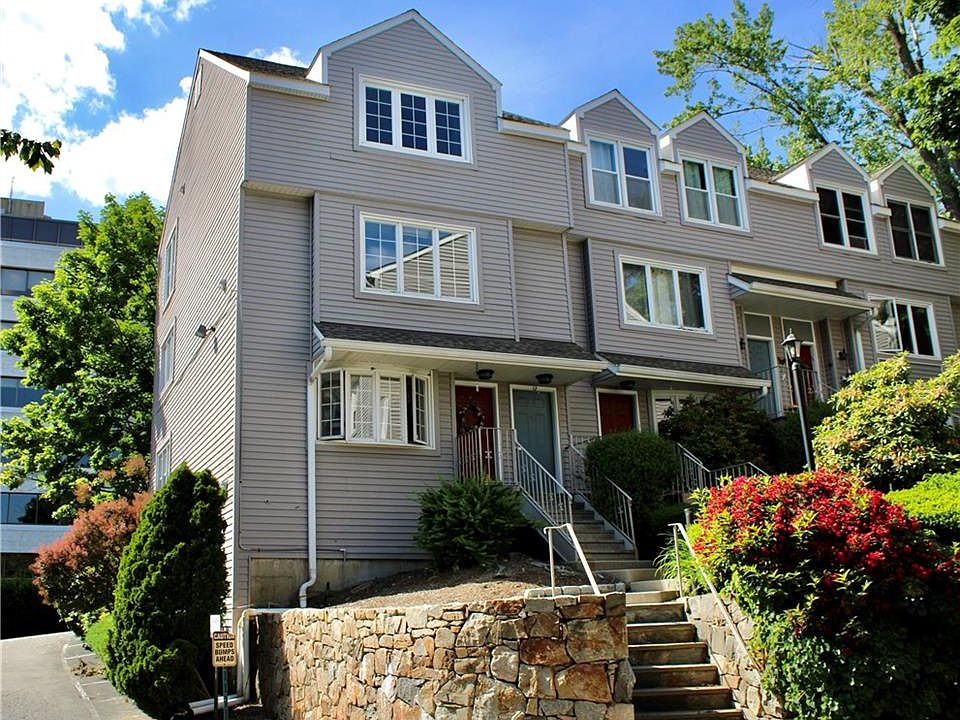 1st image of 2700 Bedford St