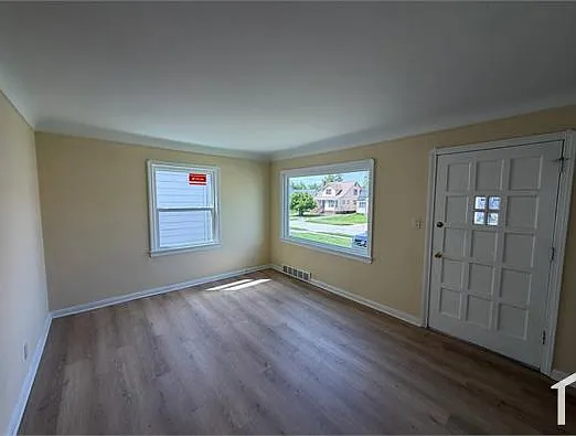 3 bed, 1128 sqft, $2,300 — Photo 2