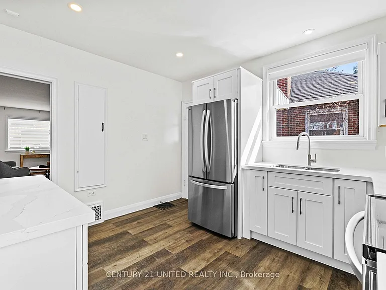 661 Rubidge St — Photo 14