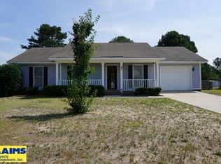 61 Tradewinds Dr, Spring Lake, NC 28390