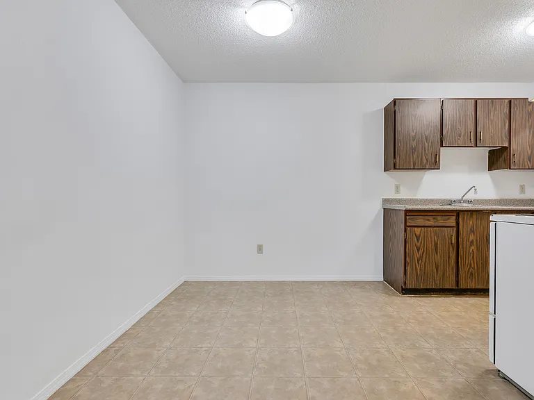 549 Dansey Ave — Photo 23