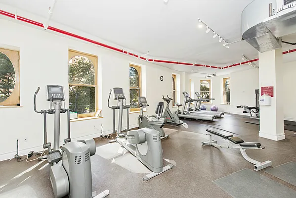 Rented by Keller Williams NYC | media 65