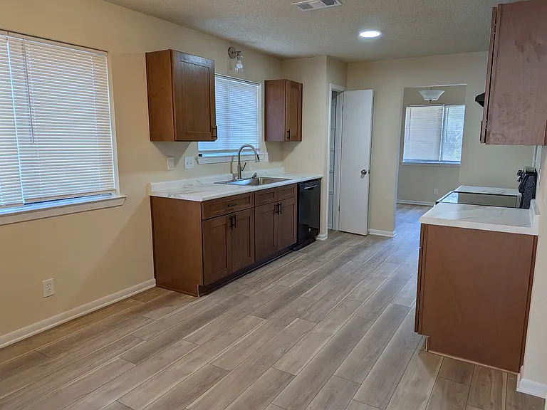 3107 Westrim Dr — Photo 9
