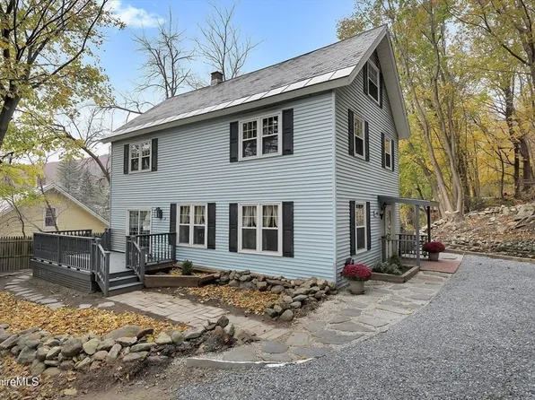 15 Ballou St, North Adams, MA 01247