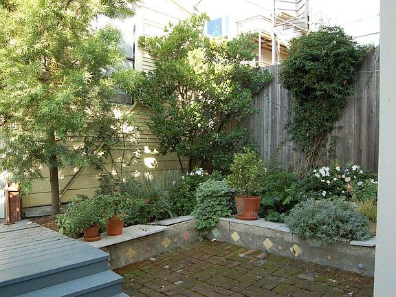 4th image of 678 Greenwich St