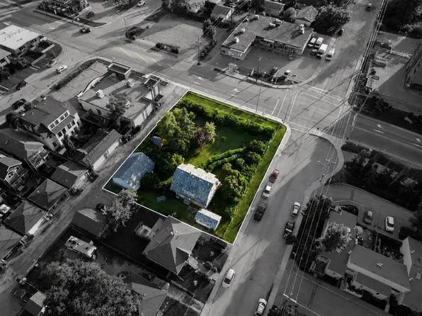 8539 W 48th Ave NW, Calgary, AB T3B 2B1
