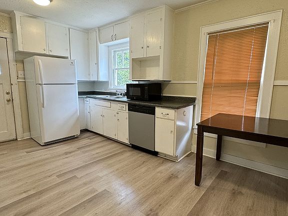 5th image of 216 Moreland Dr