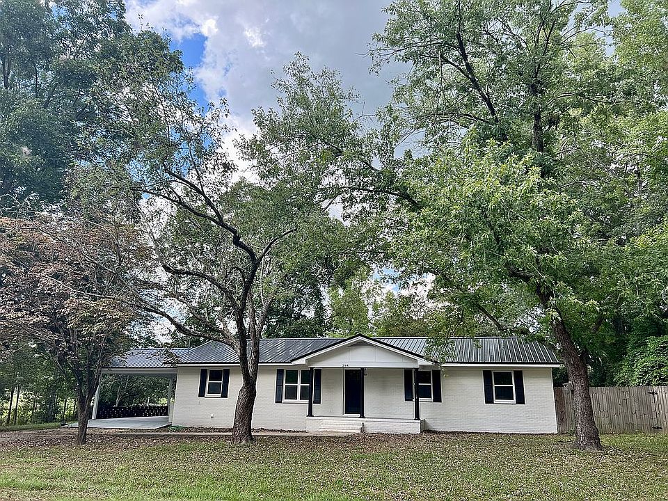 1st image of 296 Maple Dr