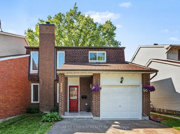 1082 Taffy Ln, Ottawa, ON K1C 1Y5