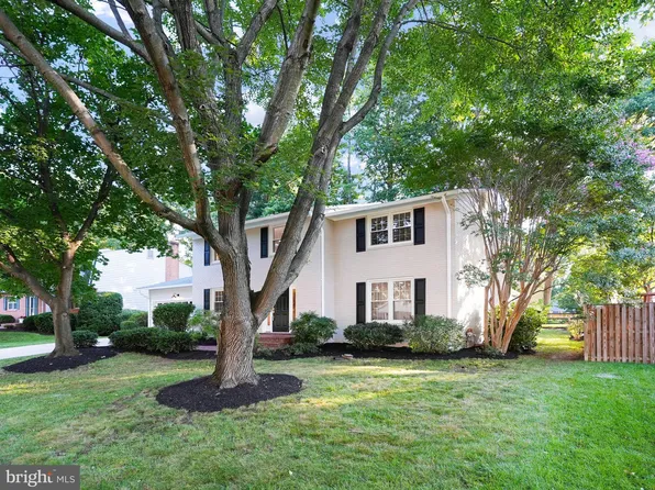 10421 Stallworth Ct, Fairfax, VA 22032