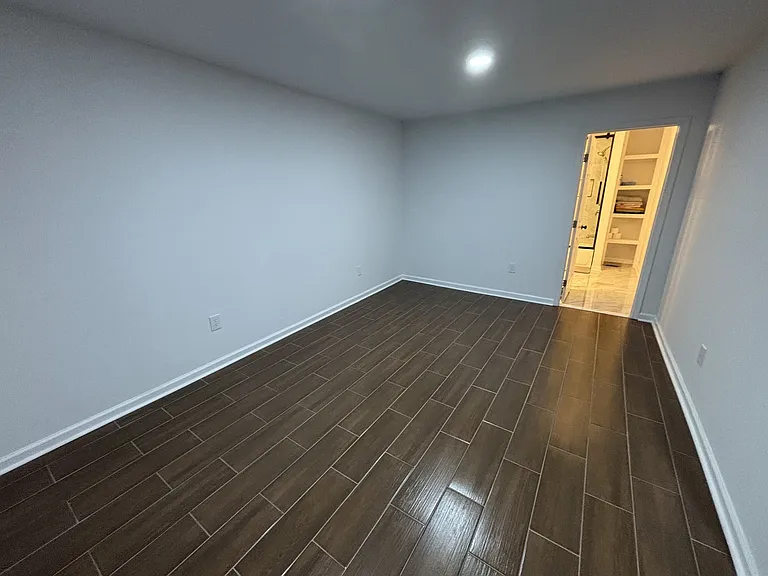 1118 Virginia Ave — Photo 6