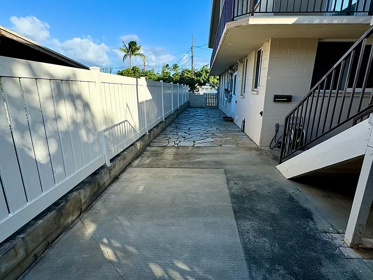 Mokapu Blvd — Photo 15