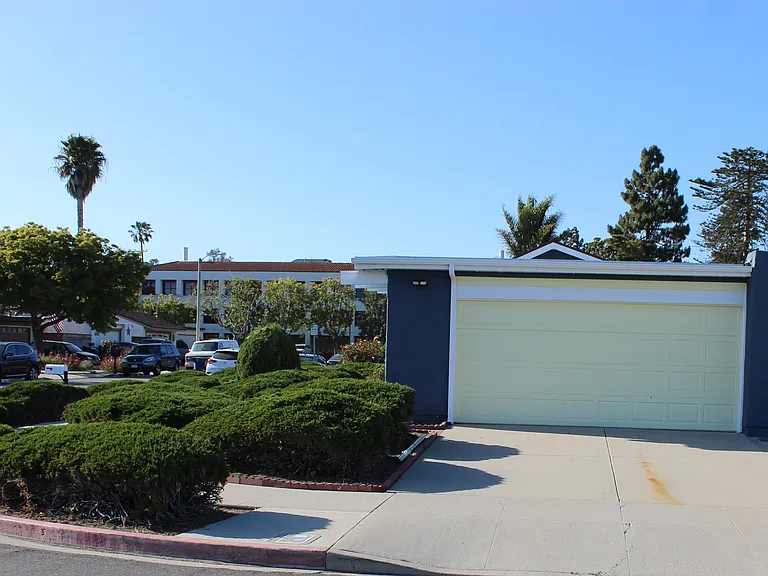 150 Duke Garage Exterior_05122022