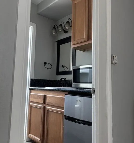 16144 W Sunset Blvd #4-A — Photo 4