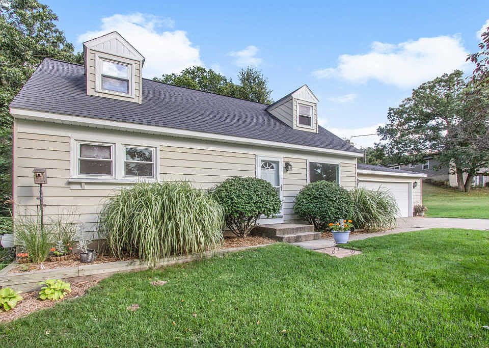 1st image of 1760 Woodgate Dr SE