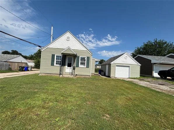 2119 8th St SW, Cedar Rapids, IA 52404
