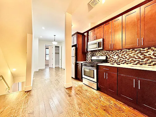 Rented by Doorway NYC, LLC | media 7
