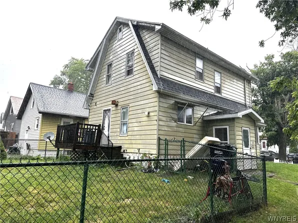 202 74th St, Niagara Falls, NY 14304