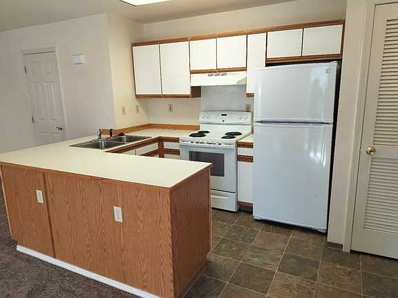 2nd image of 875 N 3rd St E #11365003